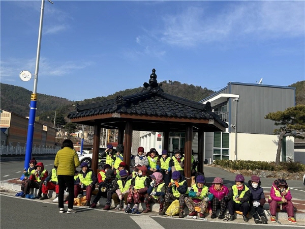 장흥군 회진면 행정복지센터(면장 노영금)는 지난 6일 일자리를 통해 활기찬 노후를 살고 계시는 노인일자리사업 참여자들의 활동 현장을 순회 방문하여 격려했다고 밝혔다.