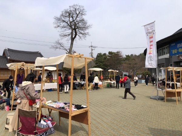 장흥군은 3월 11일 편백숲 우드랜드 임올대 광장에서 아트마켓 말레장이 개최됐다고 전했다.