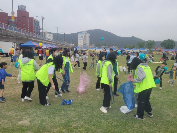  140명 자원봉사자 지원, 5000명 분 무료 음식 제공