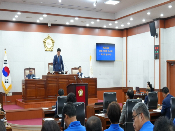 장흥군의회(의장 왕윤채)가 17일 열린 제283회 임시회 제2차 본회의를 끝으로 6일간의 의사일정을 마쳤다.