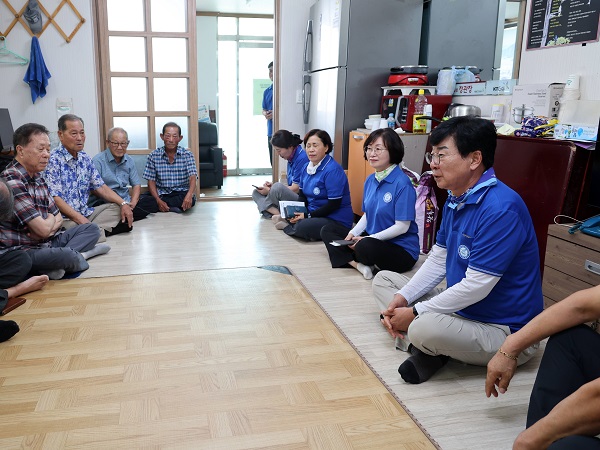 경로당 무더위쉼터 방문 (1)