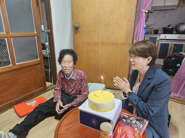 장흥군 안양면지사협, 장수 어르신 생신상 차려드리기 실시